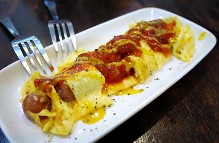 【國境之南．食記】- 好好味的法蘭克熱狗蛋捲．南灣橘子早餐