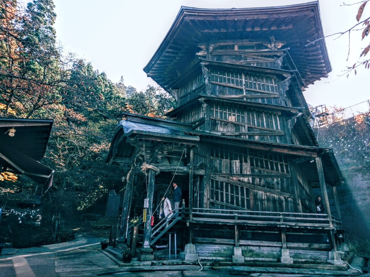 二重らせん構造が特殊なスパイラル建築『会津さざえ堂』（会津若松市