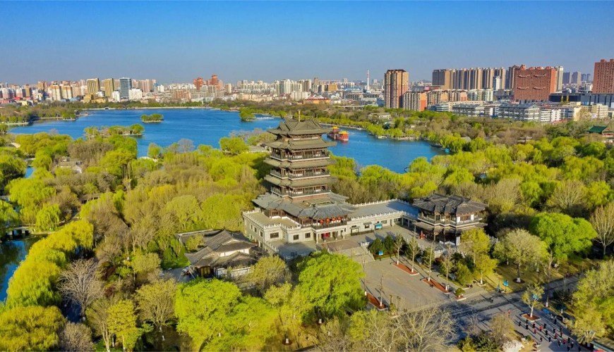 Daming Lake –  One of Jinan’s Three Major Attractions