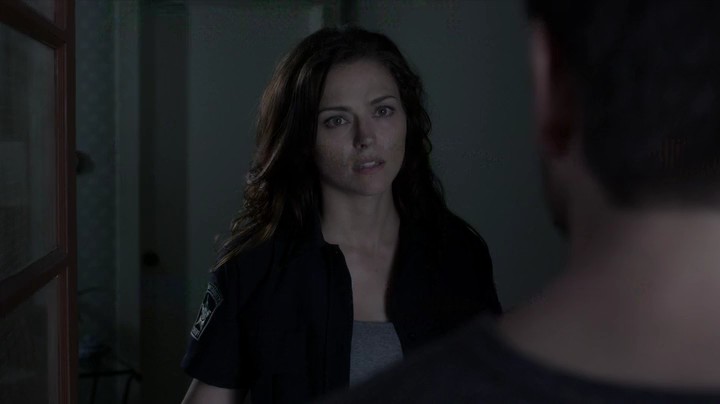 A recently paroled master thief assumes the identity of sheriff lucas hood in banshee, pa., where his former lover and partner in crime . Tv Series Pilihan Cinemagoers Banshee 2013 2016 Movies Are Made For Moviegoers Not Movies Critics