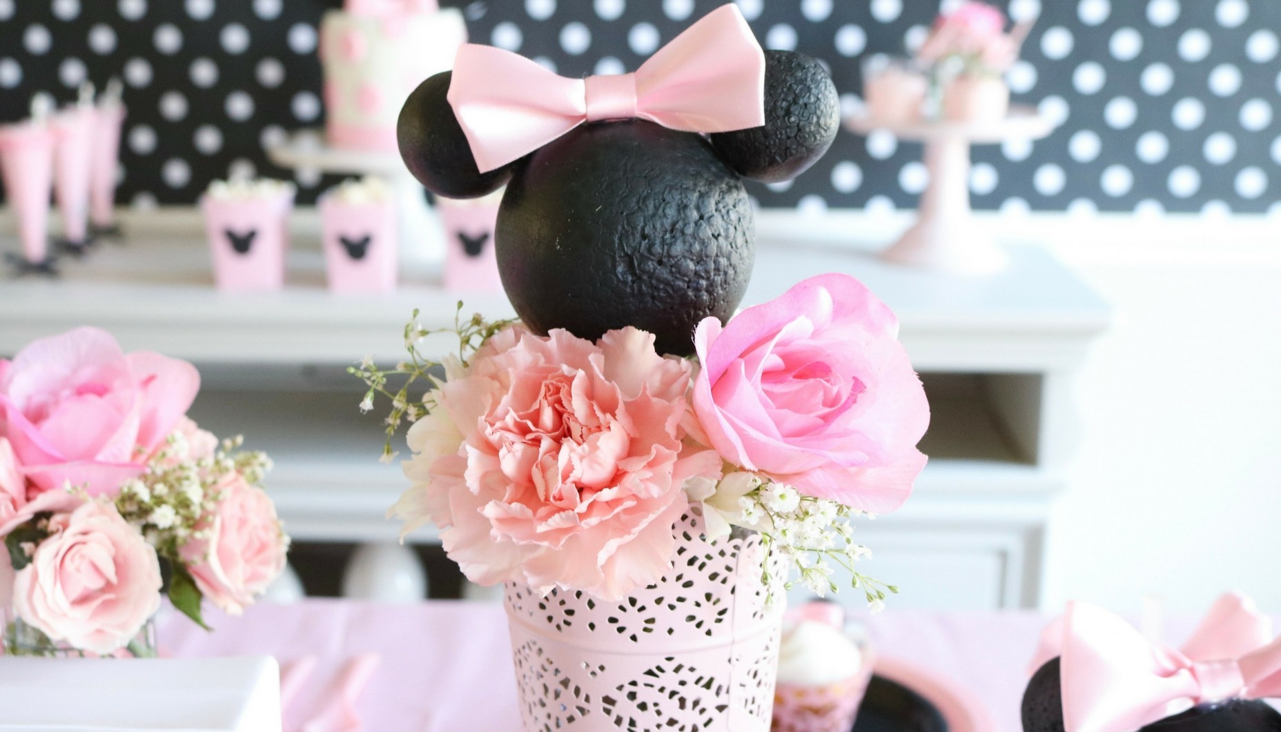 Best 2 year old birthday party ideas: Minnie Mouse First Birthday Party Fun365