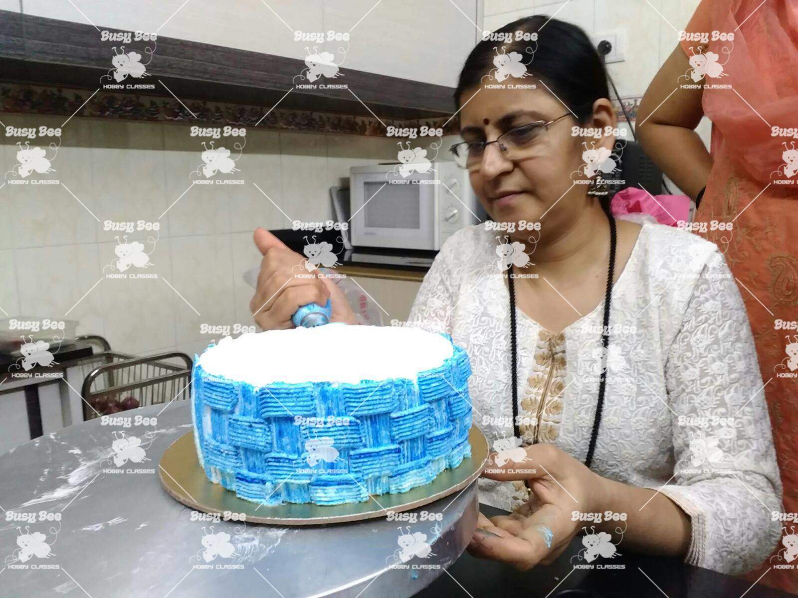 May be an image of cake and text that says 'busy bee hobby classes 8655465558. Busy Bee Hobby Classes Classdigest Com Find Best Preschools Schools Coaching Centers Tutors At Near By