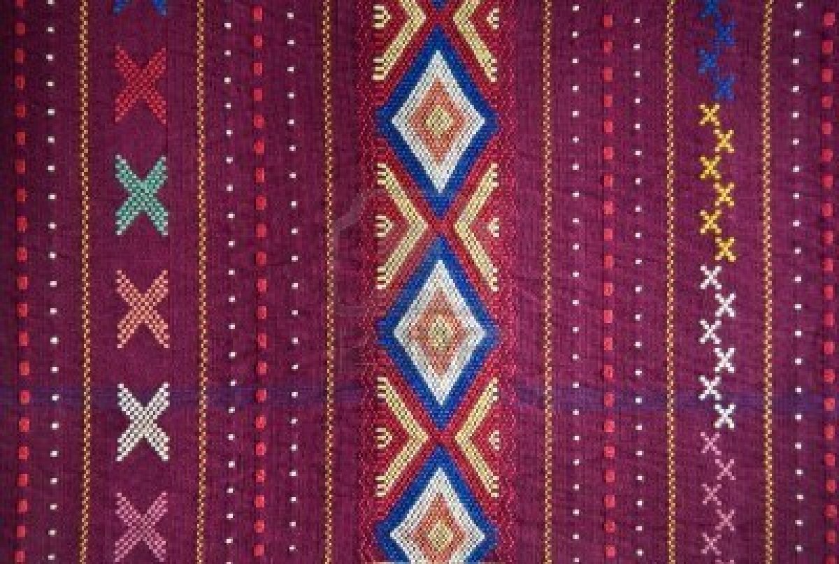 Hal inilah yang membuat motif kain sutra bugis makin beragam. Kain Tradisional Indonesia Harmony Of Classical Heritage