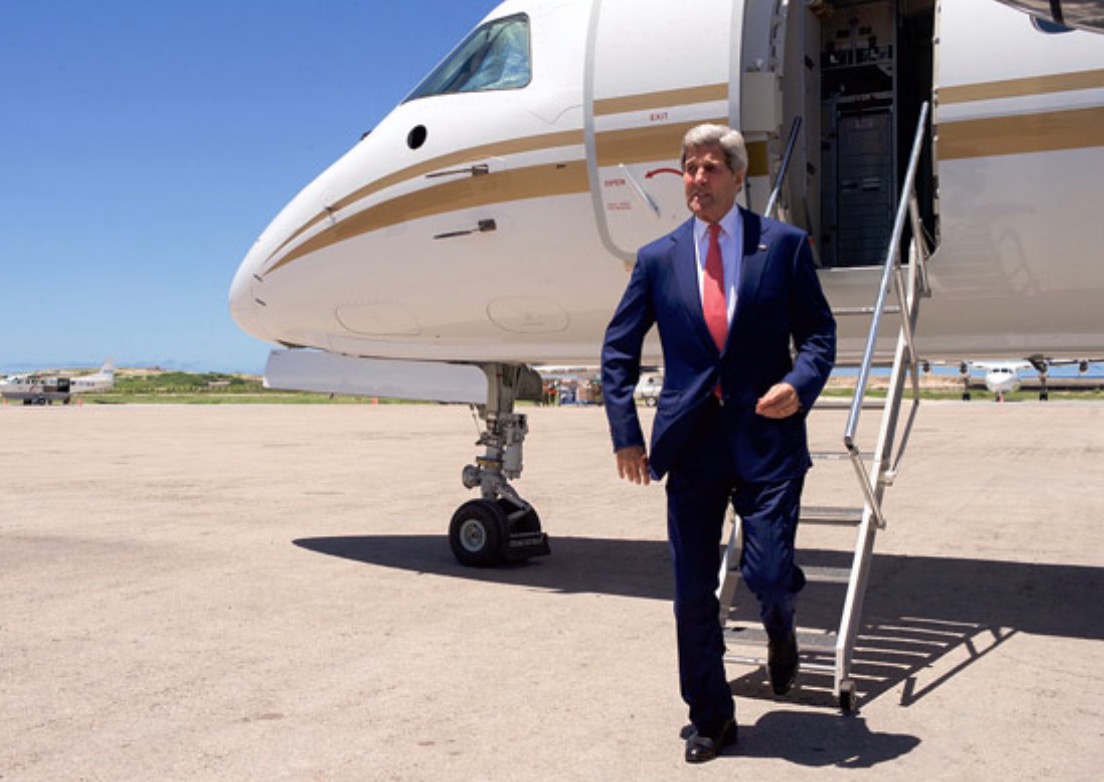 kerry private jet