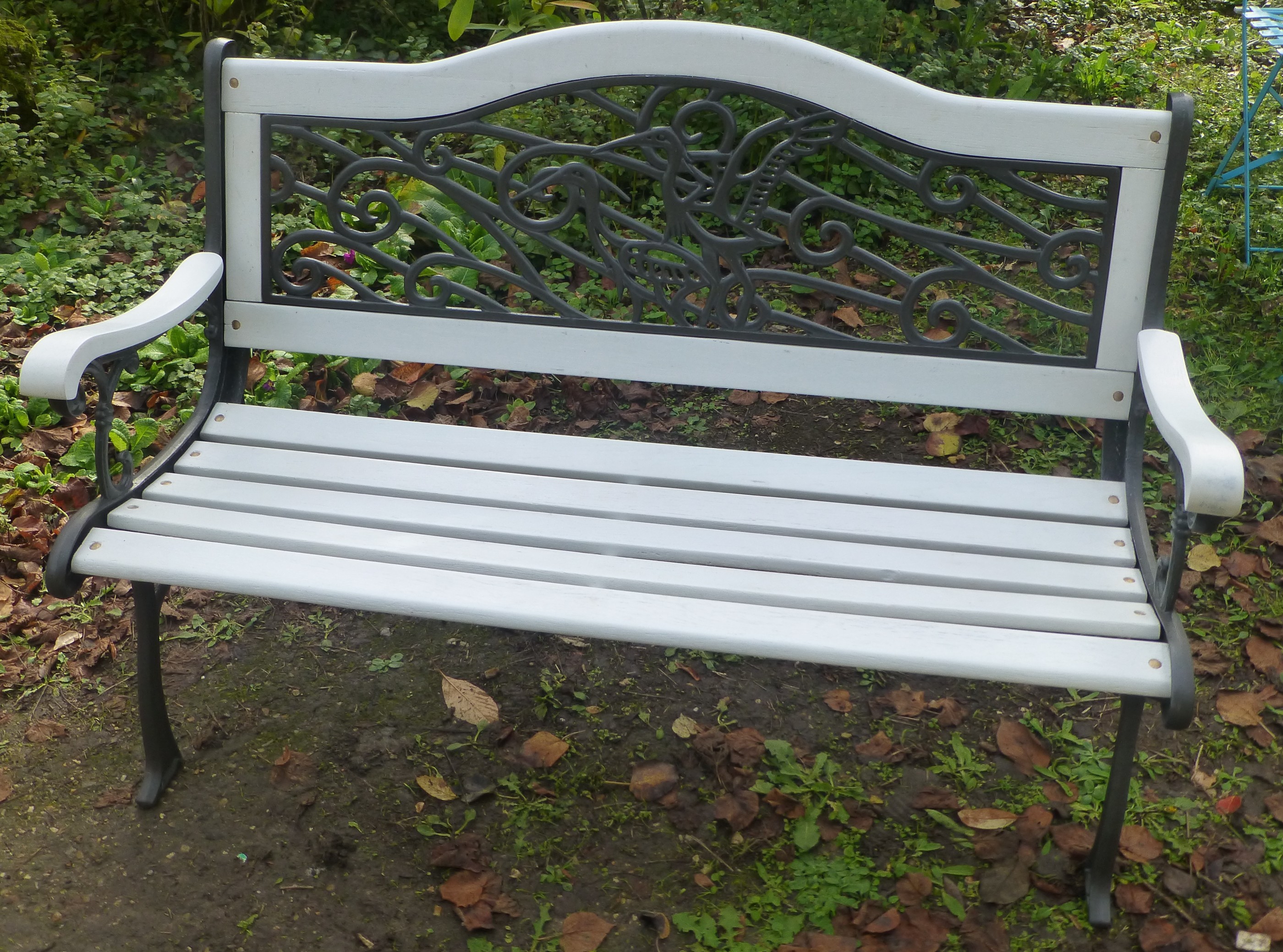 Pour remédier à cela on vous présente comment bien nettoyer chaque meuble de jardin en teck. Comment J Ai Renove Mon Banc De Jardin Cmamaison