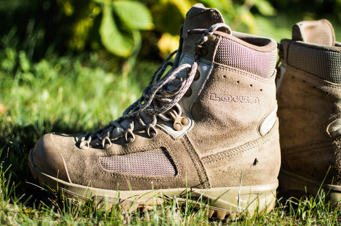 lowa desert boots