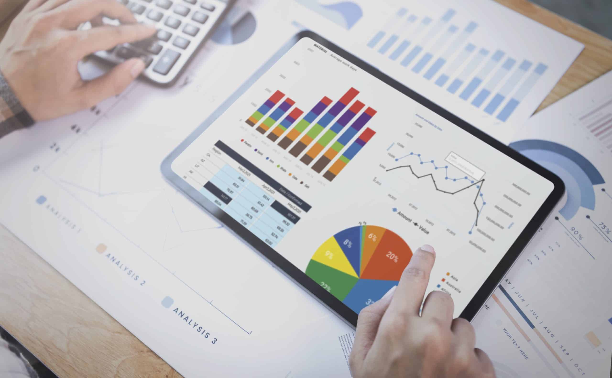 perbedaan data science dan data analyst
