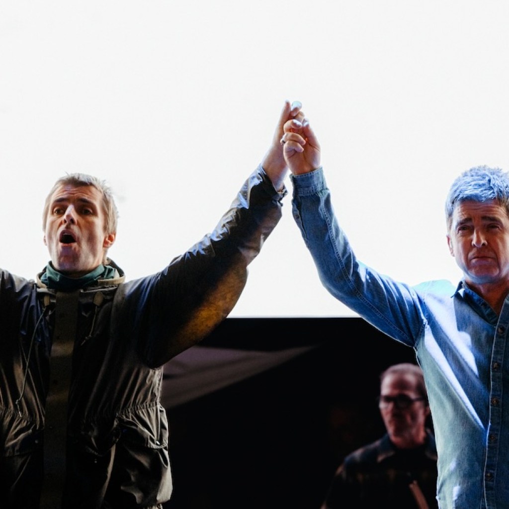 Oasis Launch First North American Tour in 16 Years with Rain-Soaked Set in Toronto Oasis Launch First North American Tour in 16 Years with Rain-Soaked Set in Toronto