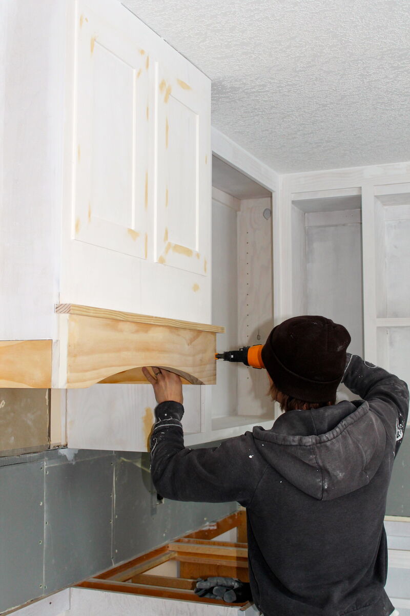 Howstuffworks looks at the ins and outs of bathroom exhaust fans, including what they do, how to use them and what to watch out for. How to DIY Kitchen Range Hood for under $40