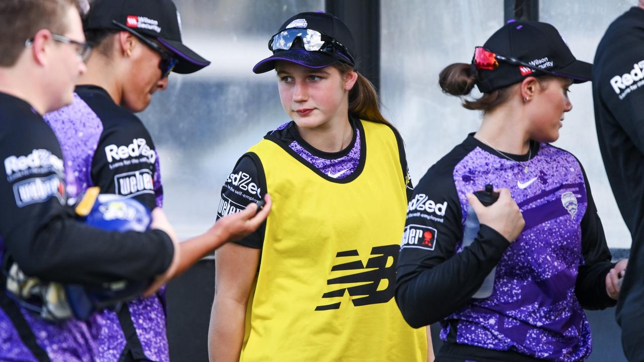 Hobart Hurricanes add 13-year-old Mia Barwick to squad for T20 Spring Challenge