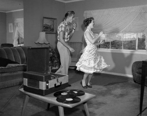 Melissa mayntz is a bird expert, certified master naturalist, writer, and author with over. 10 Cheap Date Ideas | The Art of Manliness
