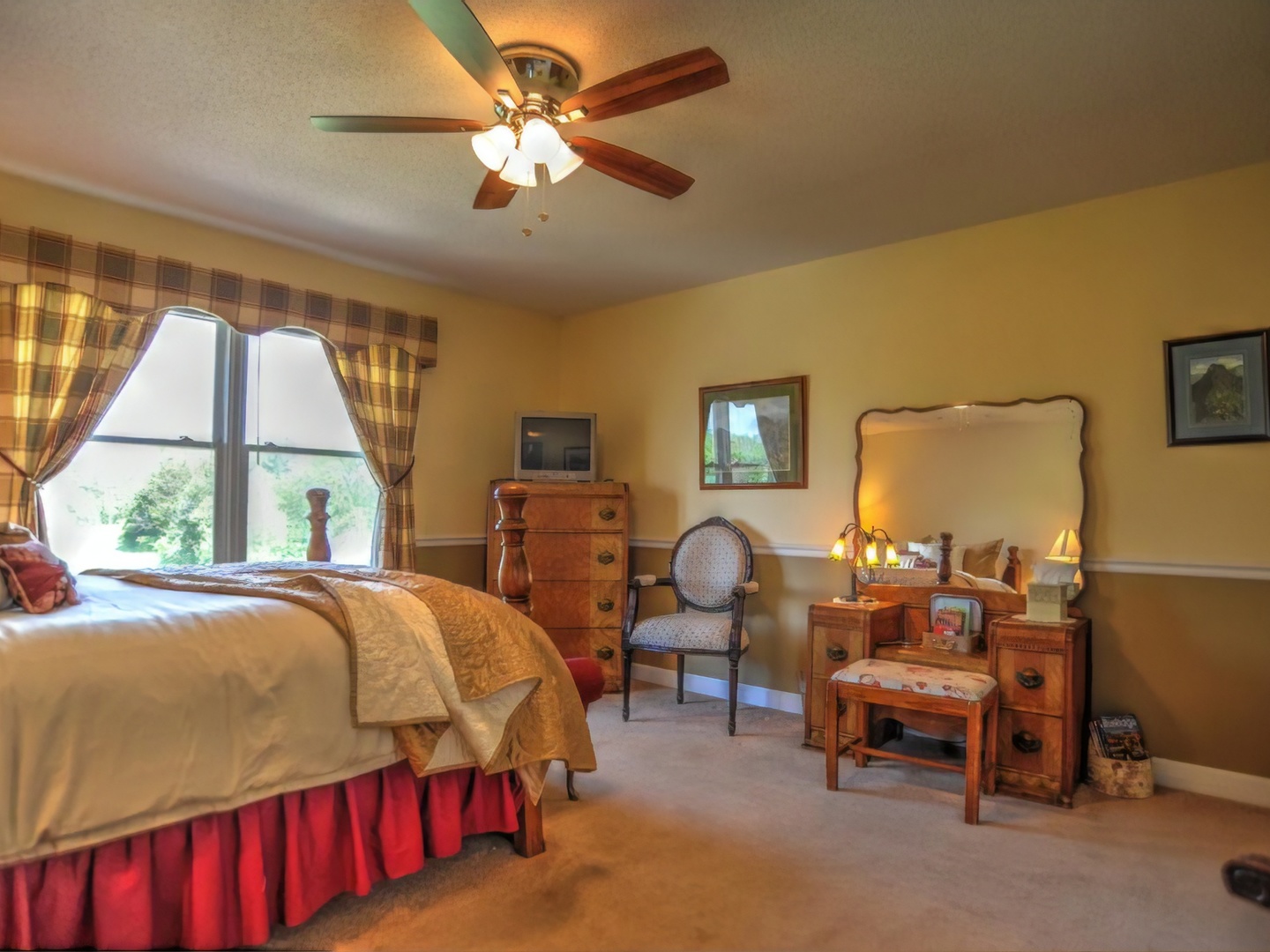 Some are totally surrounded by trees and others offer fabulous mountain views. Blue Mountain Mist Country Inn and Spa, Sevierville