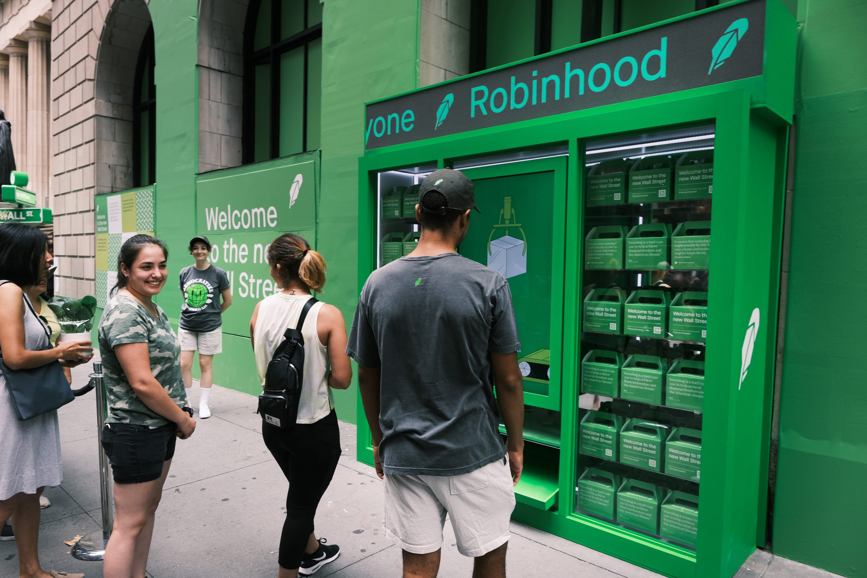 But these mainstream platforms are much different from traditional crypto . Robinhood Promised To Take Crypto Investors To The Moon And There S No Turning Back Now Fortune