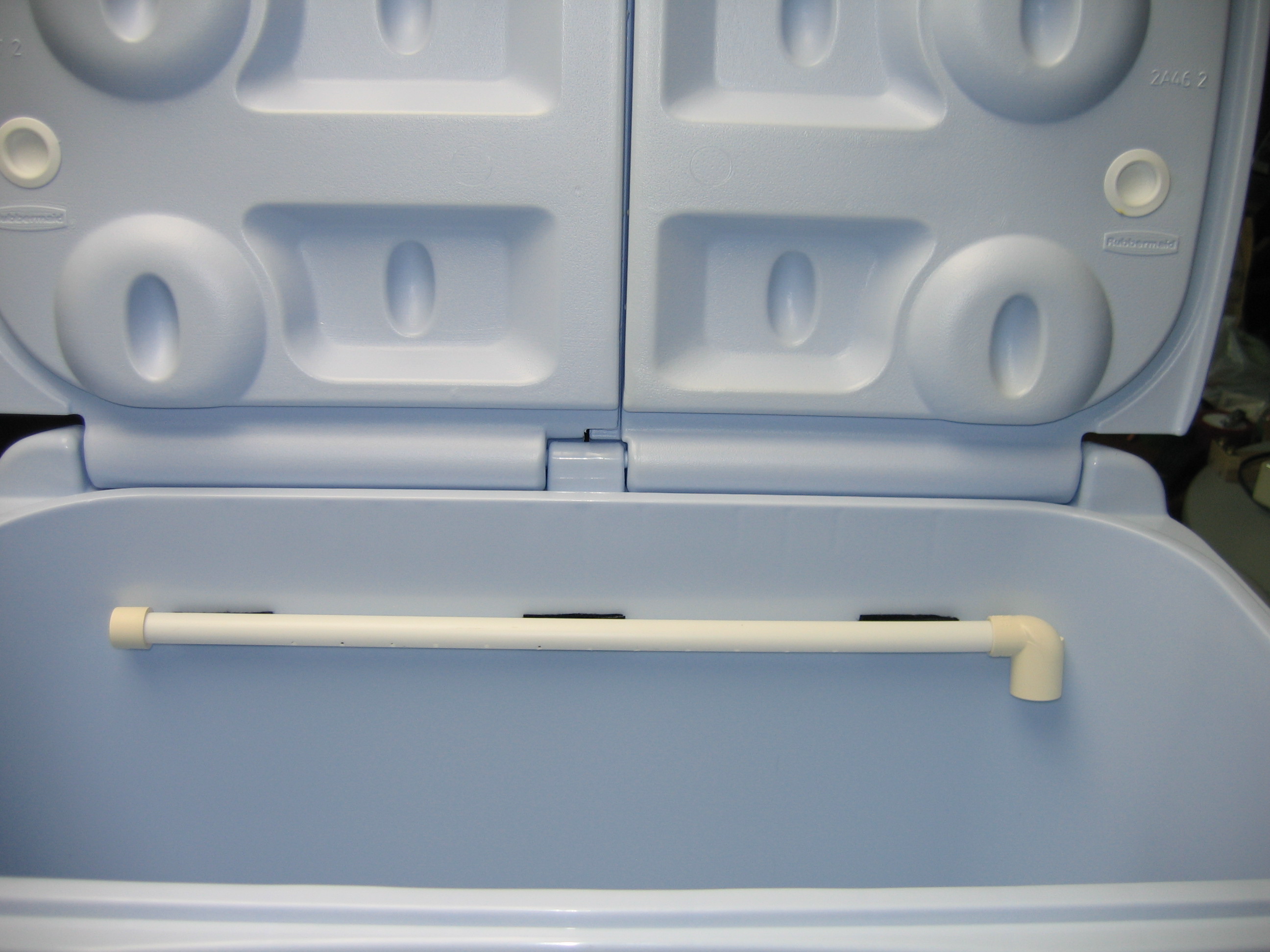 Ammonia from fish excrement can build up in the livewell along with carbon dioxide. Portable Livewell This Is To Keep Your Fish Alive When You Go Fishing 4 Steps Instructables