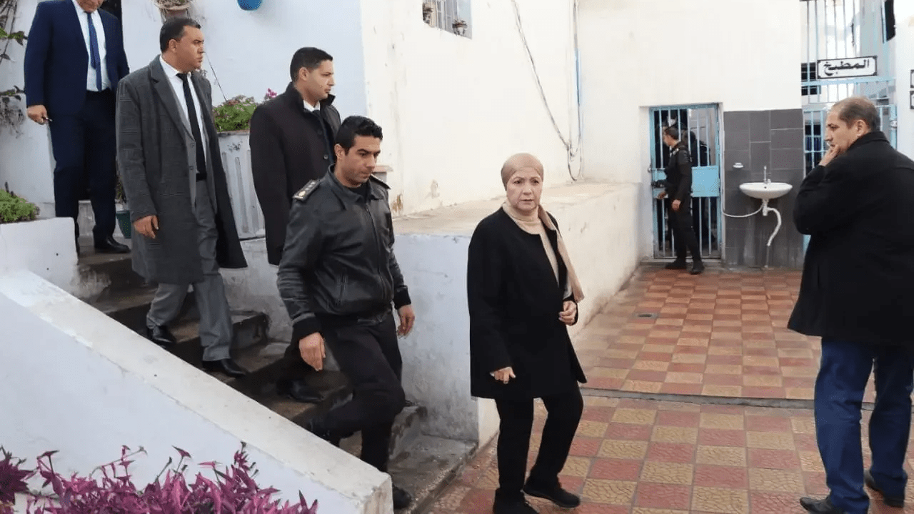 هيئة السجون: زيارات وزيرة العدل غير معلنة.. وتتنزل في هذا الإطار