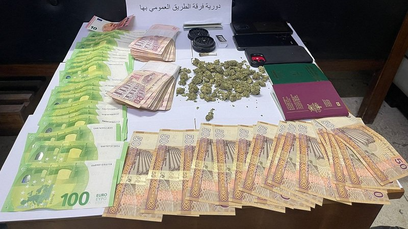 المنستير: الاحتفاظ بثلاثة أشخاص وحجز مواد مخدرة ومبالغ مالية هامة