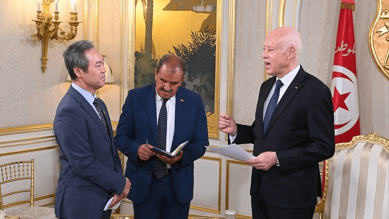 رئيس الدولة يستقبل سفير كوريا بتونس بمناسبة انتهاء مهامه رئيس الدولة يستقبل سفير كوريا بتونس بمناسبة انتهاء مهامه