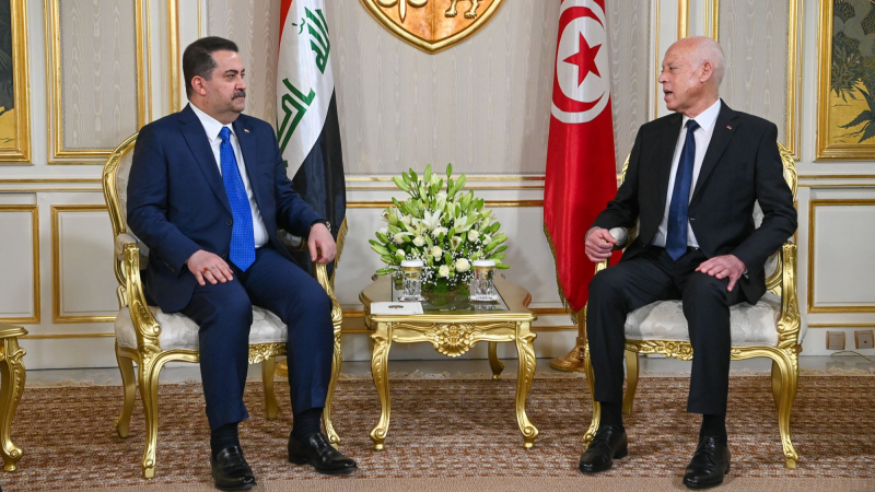 سعيّد يبحث مع رئيس مجلس الوزراء العراق تعزيز العلاقات بين البلدين سعيّد يبحث مع رئيس مجلس الوزراء العراق تعزيز العلاقات بين البلدين