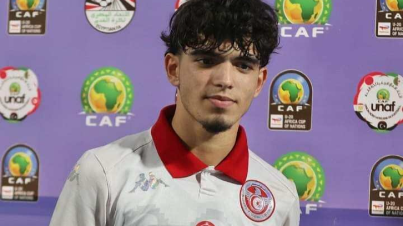 3 فرق تتابع نجم منتخب الأقل من 20 سنة محمد الصادق محمود