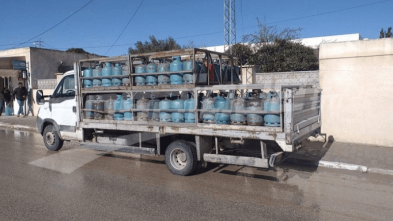 القيروان: لا قوارير غاز منزلي والمواطنون يتذمّرون القيروان: لا قوارير غاز منزلي والمواطنون يتذمّرون