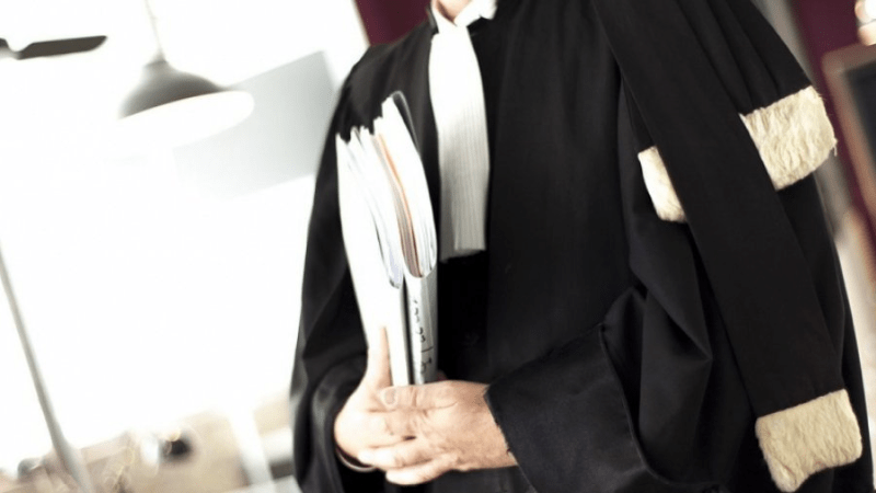 بتهم الاستيلاء على أموال حرفاء وإفشاء السر المهني: محامون أمام التأديب بتهم الاستيلاء على أموال حرفاء وإفشاء السر المهني: محامون أمام التأديب