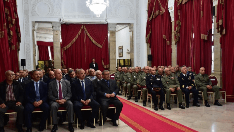 تكريم عسكريين ومدنيين محالين على شرف المهنة تكريم عسكريين ومدنيين محالين على شرف المهنة
