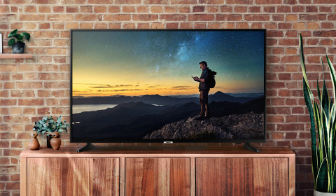 The pegs for mounting,batteries and the instruction manual. Samsung 6 Series 43 4k Ultra Hd Smart Tv With Hdr Un43nu6900fxza Perpich Tv Appliance