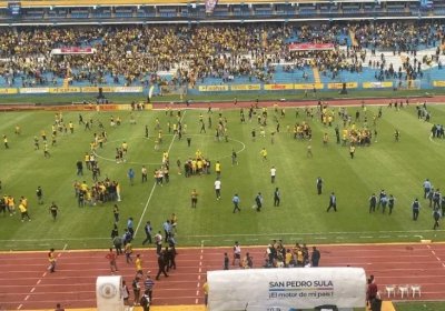 VIDEO: Invasión de la cancha tras victoria del Motagua campeón