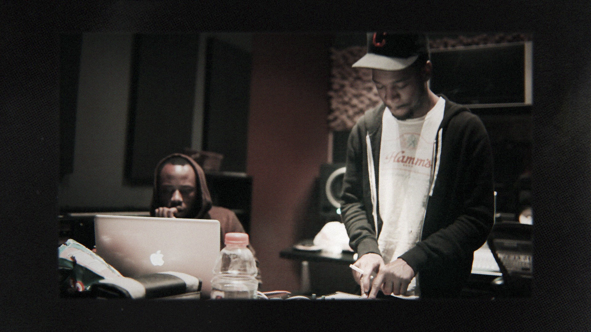 мужчина по имени скотт. толстяк на ринге фильм. мужчина по имени скотт фильм 2021. тимоти шаламе дюна. A kid named cudi кид кади.