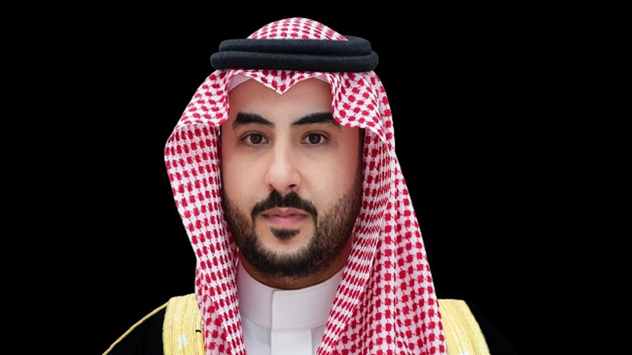 وزير الدفاع يصل العاصمة البريطانية لندن في زيارة&nbsp;رسمية
