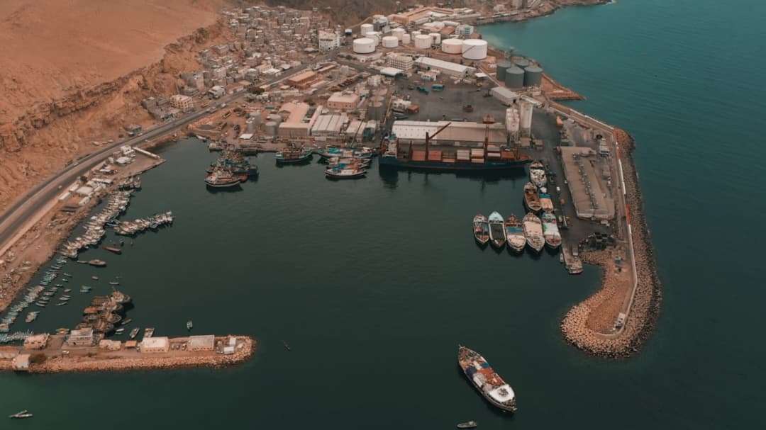 القائم بأعمال وزير النقل: ميناء المكلا يستعيد نشاطه الملاحي الكامل