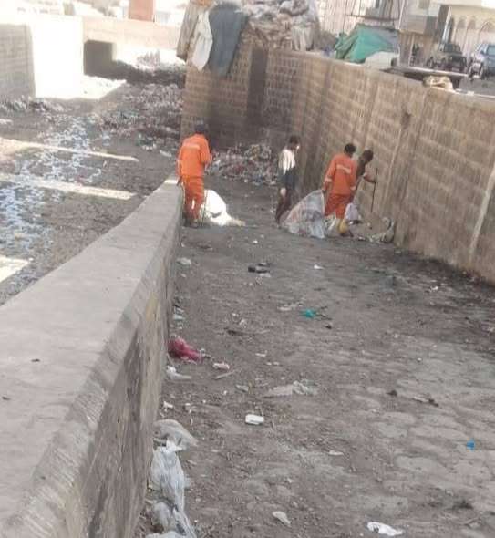 هذا ما حدث صباح اليوم في سائلة المغتربين بتعز