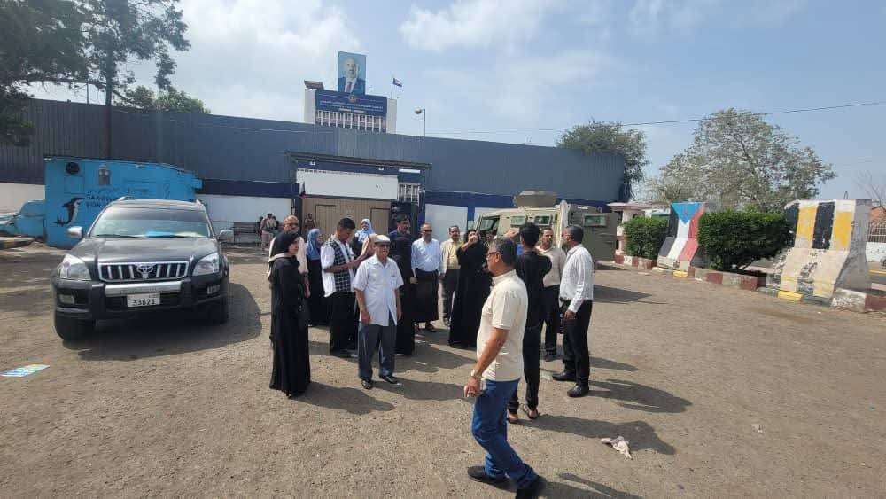 عقب استعادة الدولة لمقر الجمعية العمومية.. ناشطون:سيلبي دعوات الانتقالي المنحل للتظاهر المستفيدين من امواله فقط عقب استعادة الدولة لمقر الجمعية العمومية.. ناشطون:سيلبي دعوات الانتقالي المنحل للتظاهر المستفيدين من امواله فقط