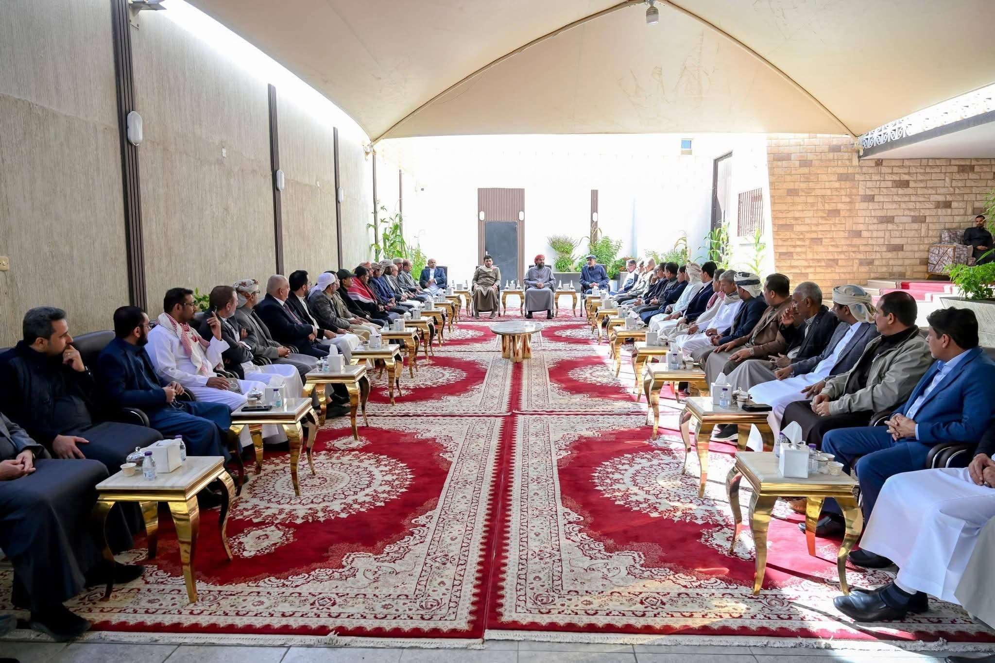 لقاء موسع لقيادات عليا يناقش مستجدات الأوضاع في المحافظات الجنوبية ويرسم خارطة طريق ويشيد بالسعودية
