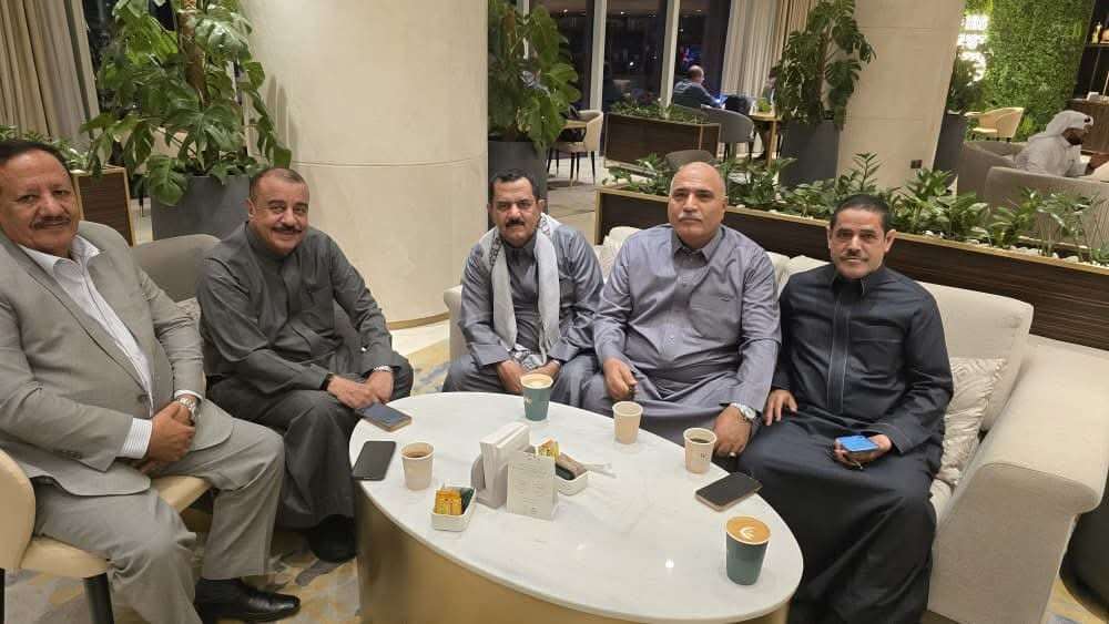 ظهور وزير الدفاع السابق الداعري في الرياض برفقة بن بريك ظهور وزير الدفاع السابق الداعري في الرياض برفقة بن بريك