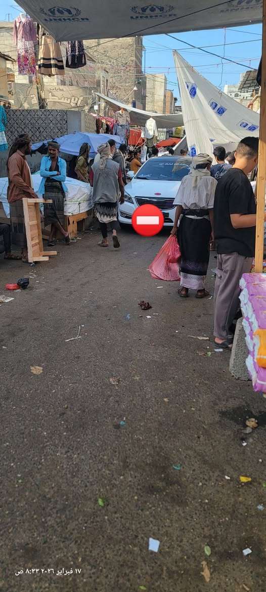 مطالبات بمنع دخول السيارات إلى الأسواق المزدحمة في عدن