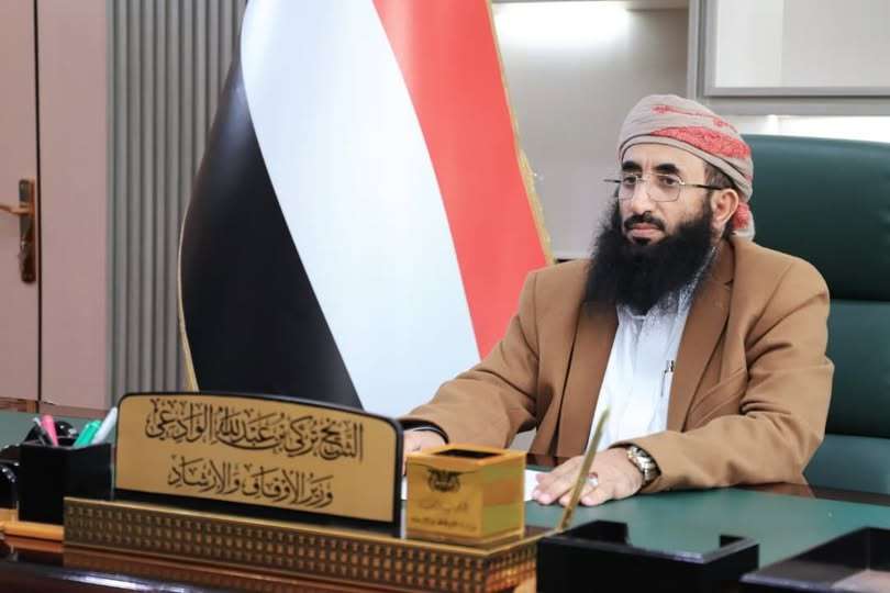وزير الأوقاف يدعو إلى التلاحم الوطني ودعم القيادة للحفاظ على الاستقرار