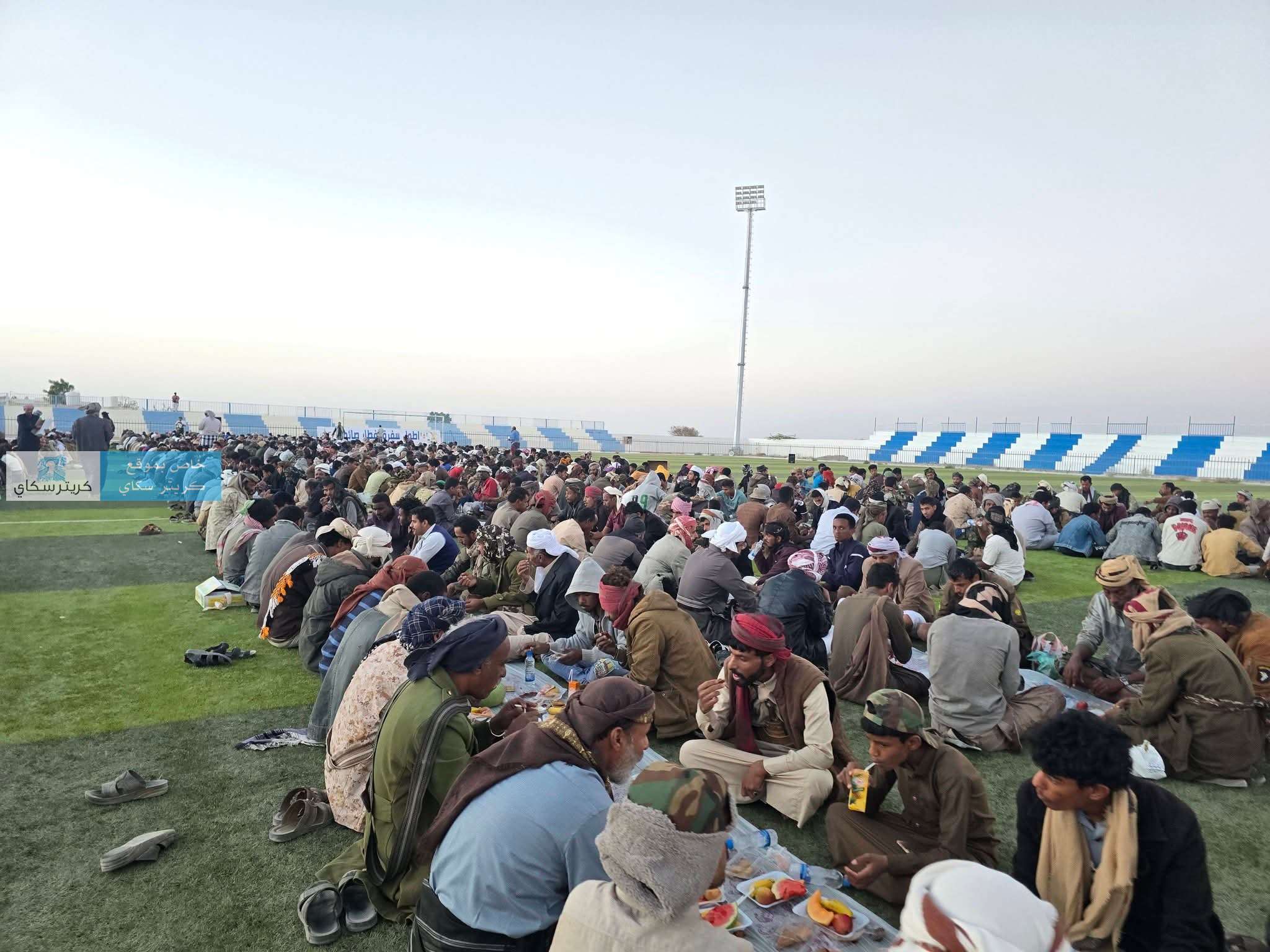في مشهد يجسد التلاحم والوفاء.. عتق تحتضن أطول مائدة إفطار بمشاركة قيادات شبوة العسكرية والأمنية في مشهد يجسد التلاحم والوفاء.. عتق تحتضن أطول مائدة إفطار بمشاركة قيادات شبوة العسكرية والأمنية