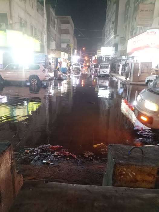 كشف سبب طفح المجاري في مديرية الشيخ عثمان بعدن (صدمة) كشف سبب طفح المجاري في مديرية الشيخ عثمان بعدن (صدمة)