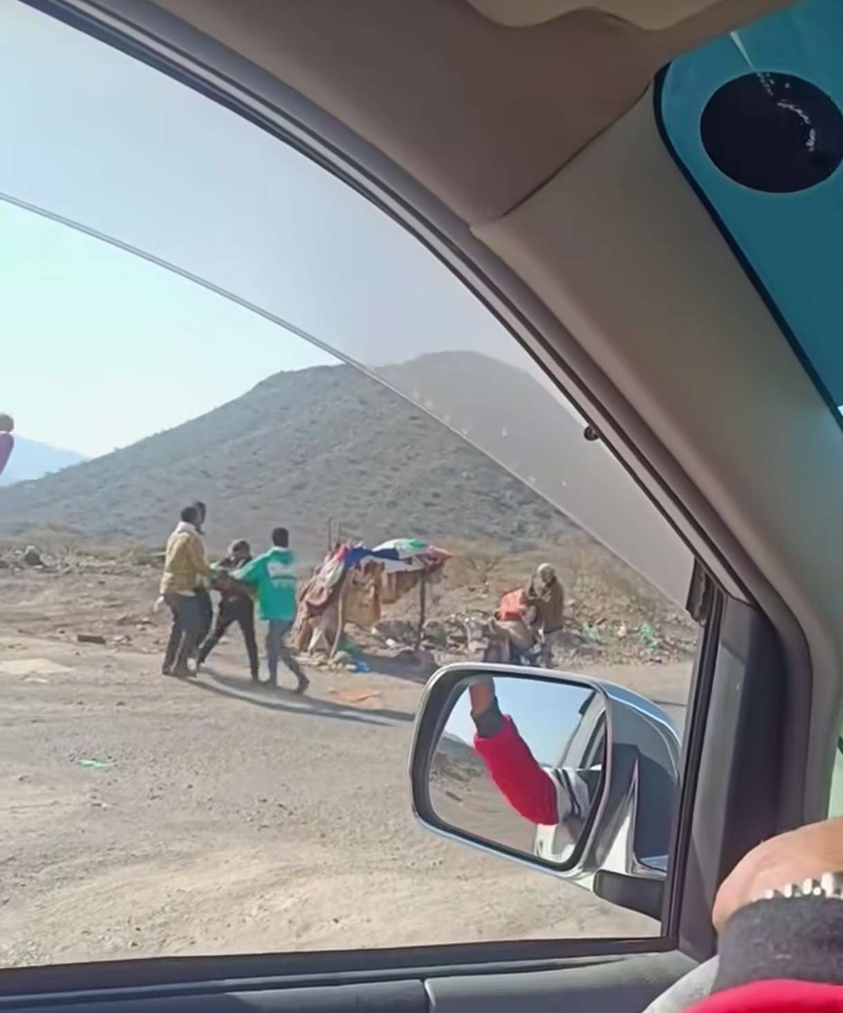 تعرض مسافرين اورمو لسلب ممتلكاتهم بقوة السلاح بالحبيلين