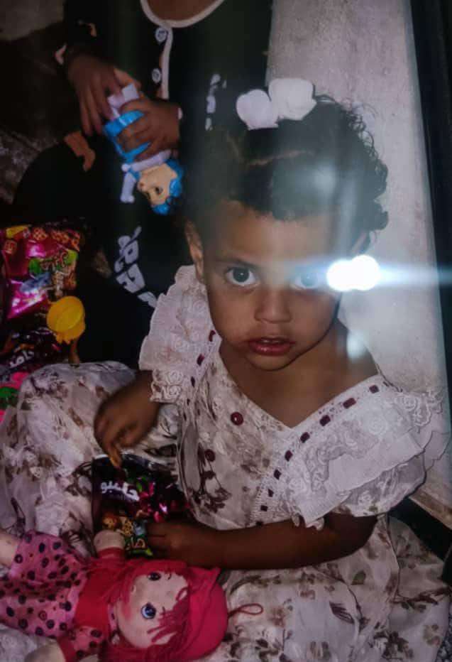 العثور على طفلة مفقودة في لحج (صورة)