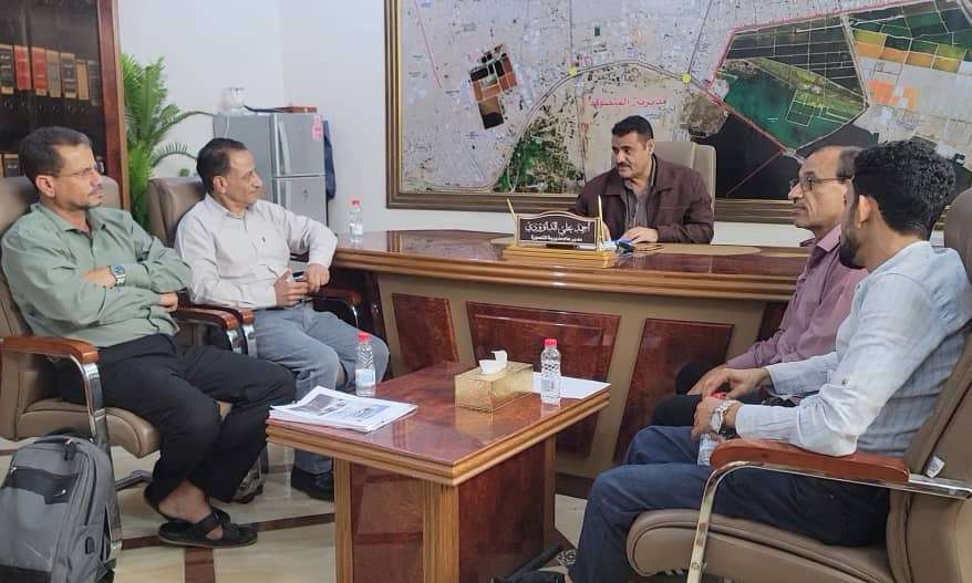 مدير عام المنصورة يناقش أوضاع وأداء مستشفى مايو الجراحي