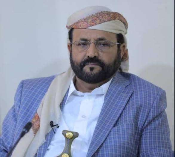الشيخ عبدالباسط صالح بن ساريه وكيل وزارة الثقافة يعزي اللواء سلطان العراده
