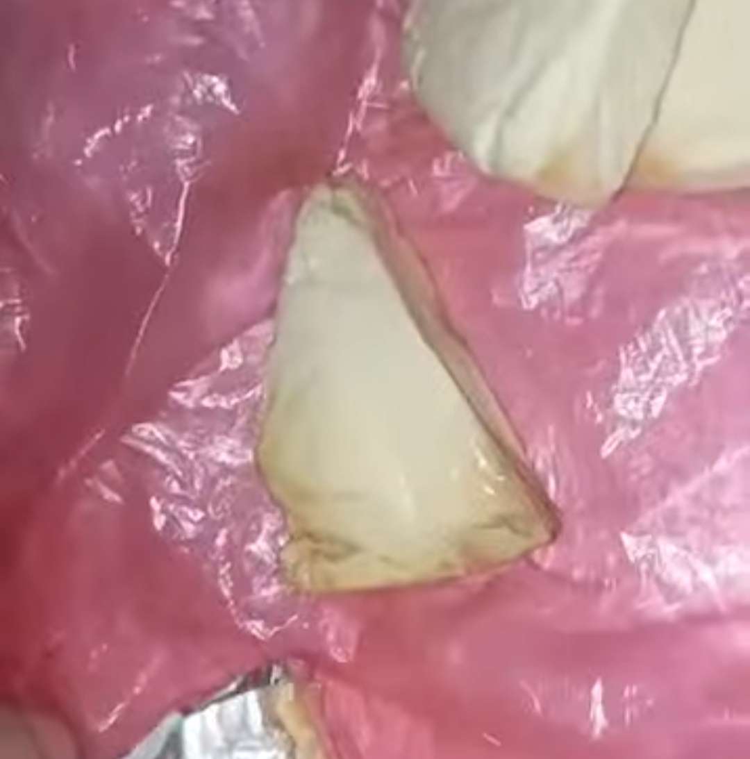 مواطنون يشكون من بيع جبن فاسد في المخا