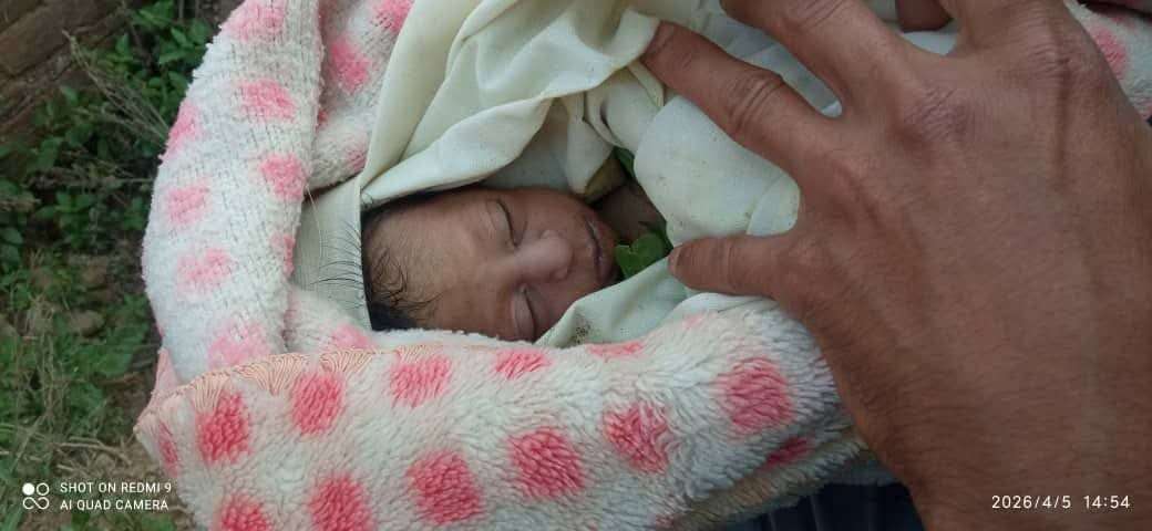 وفاة رضيعة بعد تأخر عبورها نقطة تفتيش في مدخل تعز وفاة رضيعة بعد تأخر عبورها نقطة تفتيش في مدخل تعز