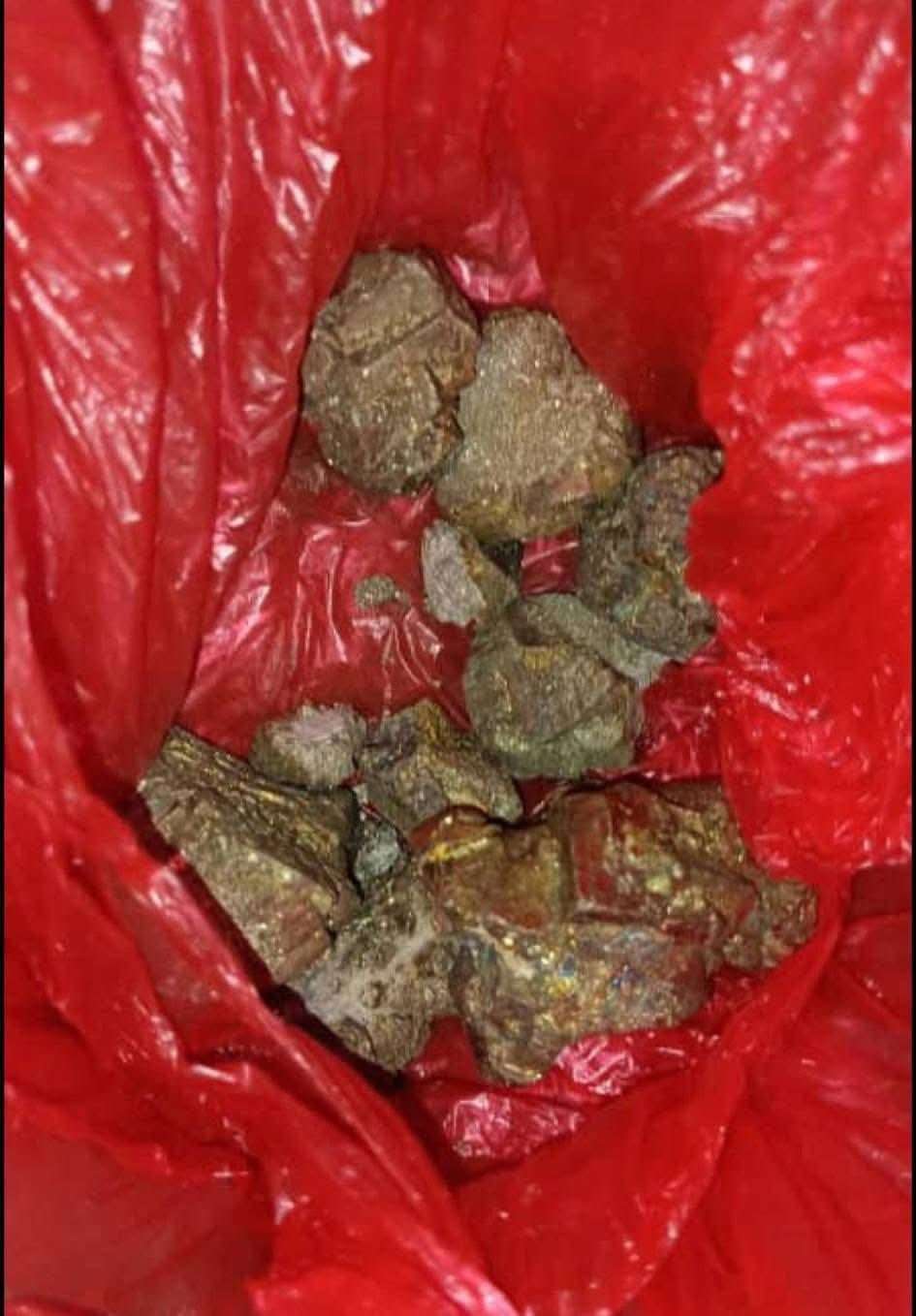 بالصور .. الكشف عن التنقيب عن هذه المعادن النادرة بحضرموت بالصور .. الكشف عن التنقيب عن هذه المعادن النادرة بحضرموت