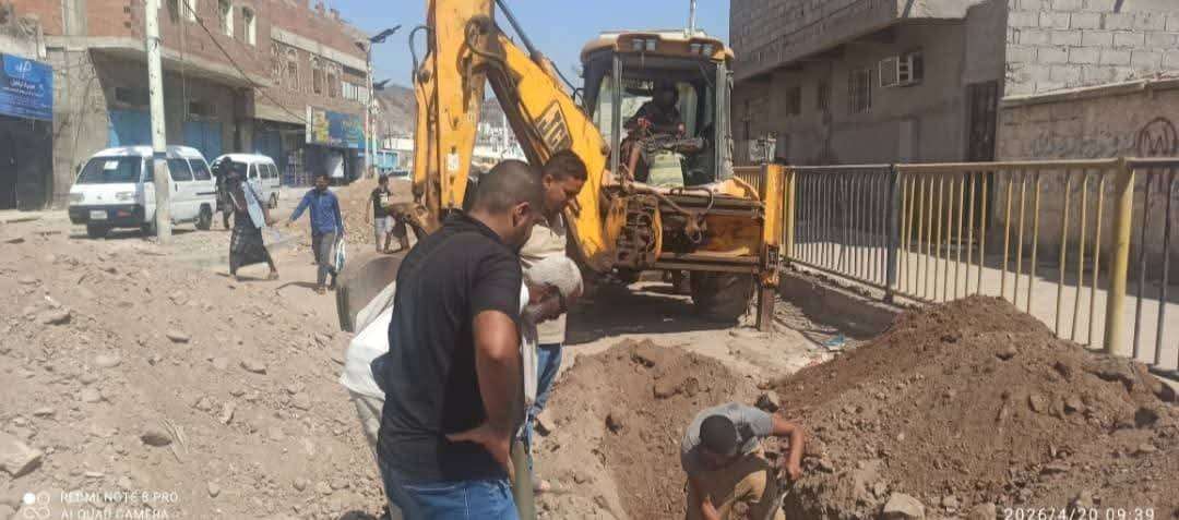 إستجابة للدعوات المتكررة من كريتر سكاي .. تنفيذ أعمال ميدانية لتعزيز خدمات المياه في مديرية صيرة إستجابة للدعوات المتكررة من كريتر سكاي .. تنفيذ أعمال ميدانية لتعزيز خدمات المياه في مديرية صيرة