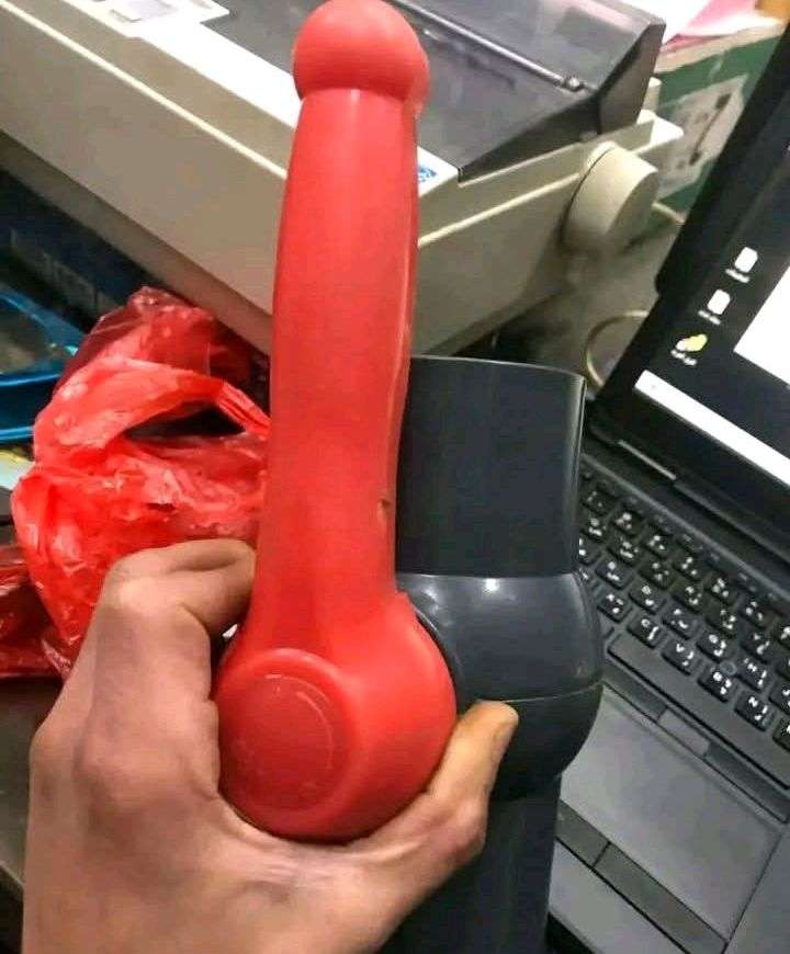 غضب شعبي بسبب بضائع خادشة للحياء في الأسواق