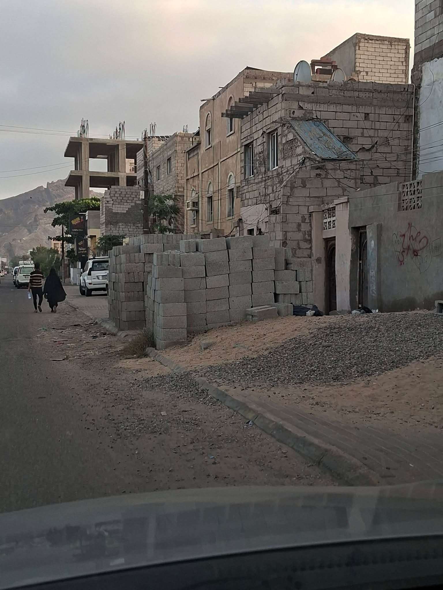 بناء عشوائي غير مسبوق في كريتر