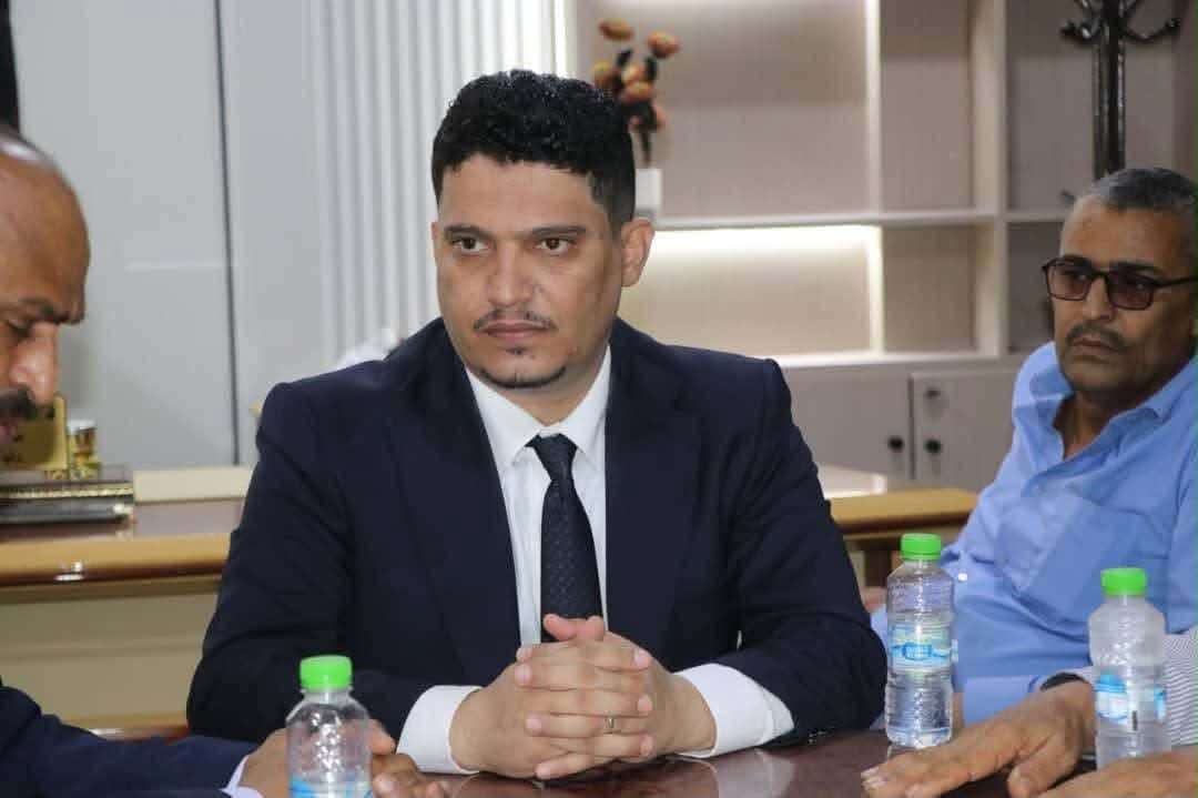 فتحي بن لزرق يشيد بهذا القيادي الموالي للإنتقالي (تفاصيل)